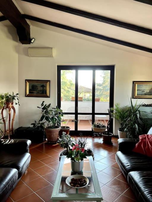 Apartment In Villa La Carruba Ривергаро Екстериор снимка