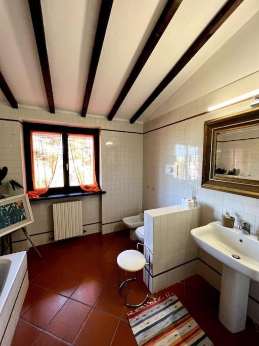 Apartment In Villa La Carruba Ривергаро Екстериор снимка